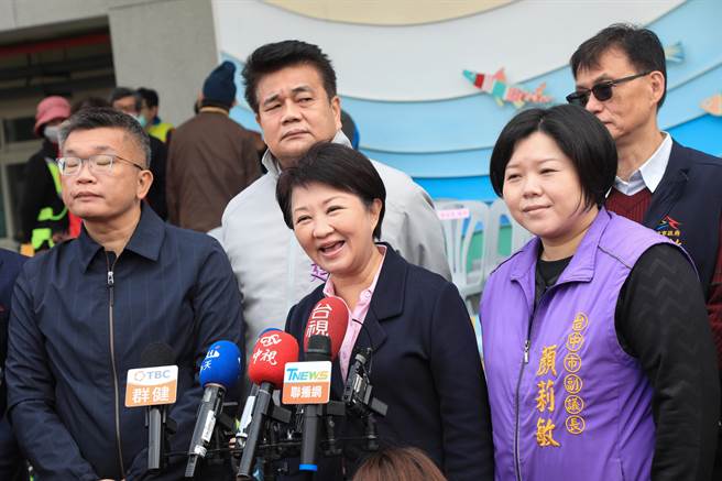 卢秀燕指出，台中有百年歷史文化建筑及现代化都市设施建筑群，是最好的城市，欢迎大家来台中「走春」。(陈世宗摄)