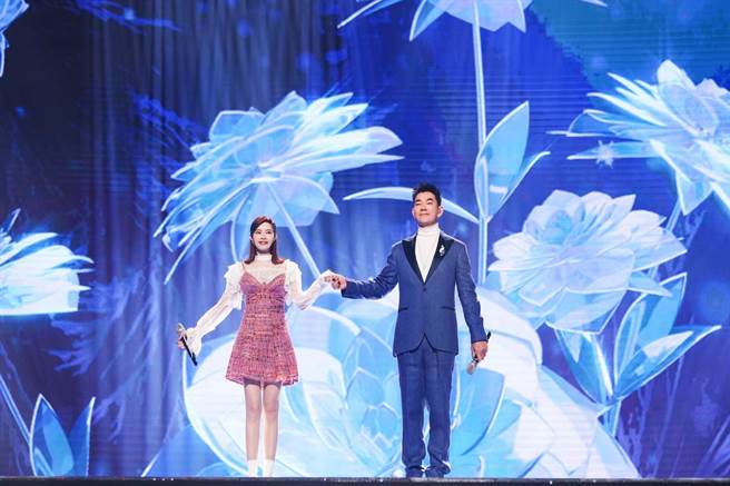 徐懷鈺和任賢齊日前受邀錄製小年夜特別節目。（湖南衛視提供）