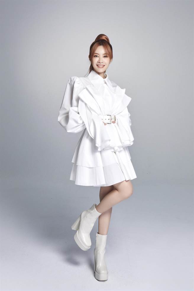 徐懷鈺重返老東家滾石唱片。（滾石唱片提供）