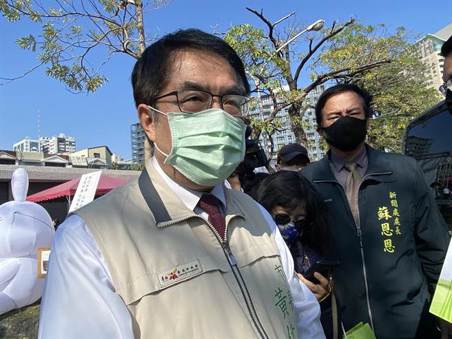 台南市长黄伟哲期许副总统赖清德接任民进党主席后，带领全党新气象，协助总统拚经济。(曹婷婷摄)