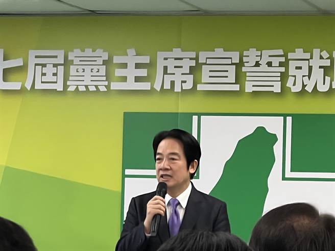 赖清德今天宣示就职民进党主席，被问到2013年他在民进党对中政策扩大会议中提到，期待中国国家主席习近平成为「中国民主先生」，才有机会化解两岸歧异。（曾薏苹摄）