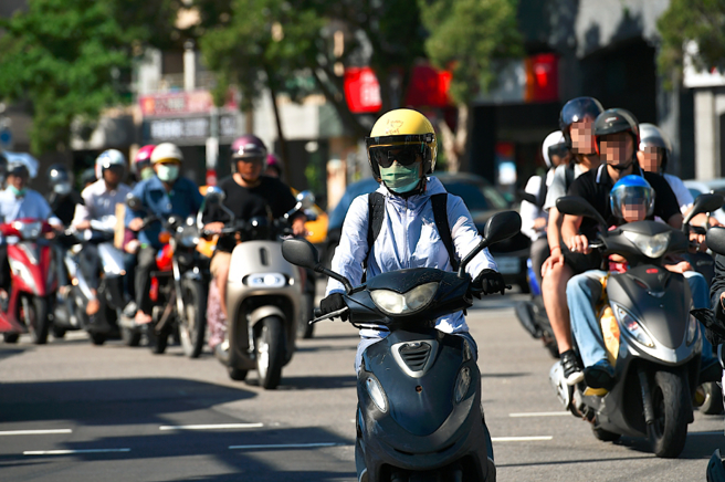 一名日本人目击台中机车骑士的恶行，直说：「不要伤害台中人骄傲的土地」。（示意图／shutterstock）