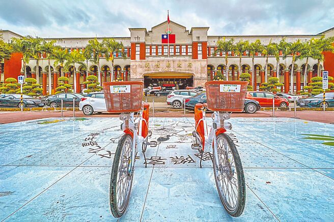 竹科YouBike 2.0E在新竹县可借还，前半小时优惠5元。（罗浚滨摄）