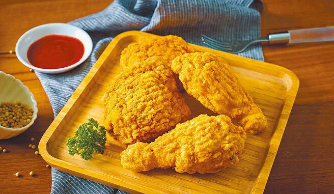 OKmart香酥棒腿、腿排只需60元，便携美味适合走春旅途中暖胃。（OKmart提供）