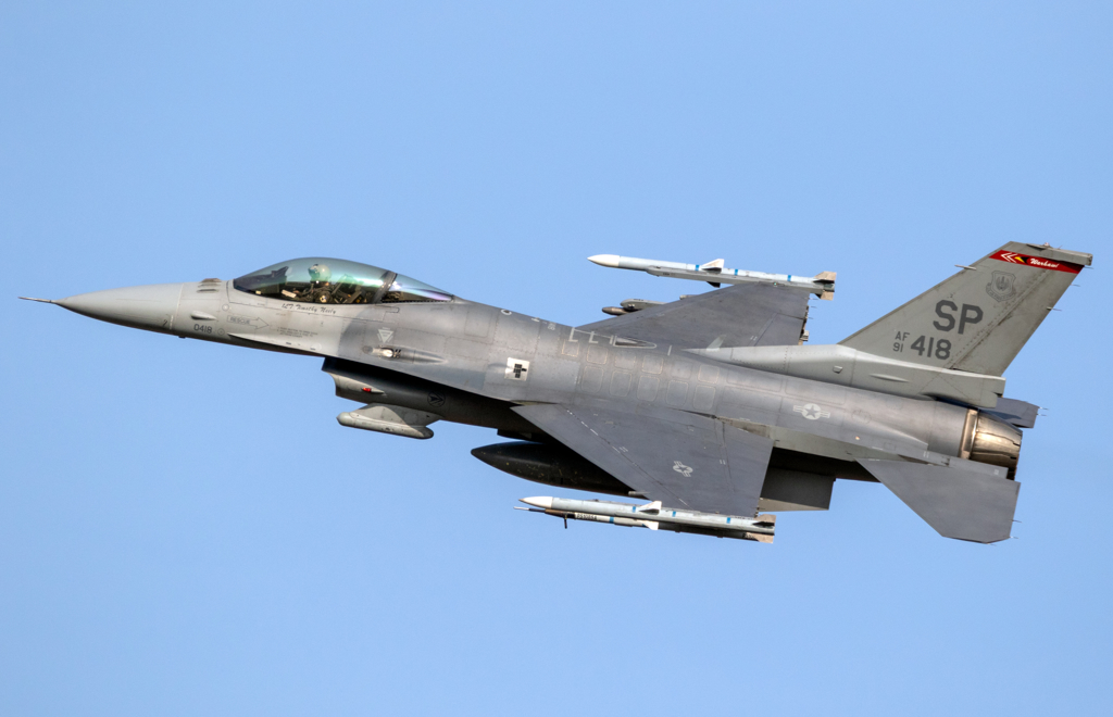 美國空軍F-16戰機從德國斯潘達勒姆空軍基地（Spangdahlem Air Base）起飛的資料照。（達志影像/Shutterstock）