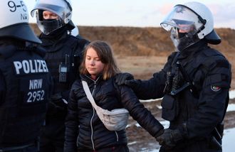瑞典環保少女抗議被捕後獲釋 堅稱保護氣候不是犯罪