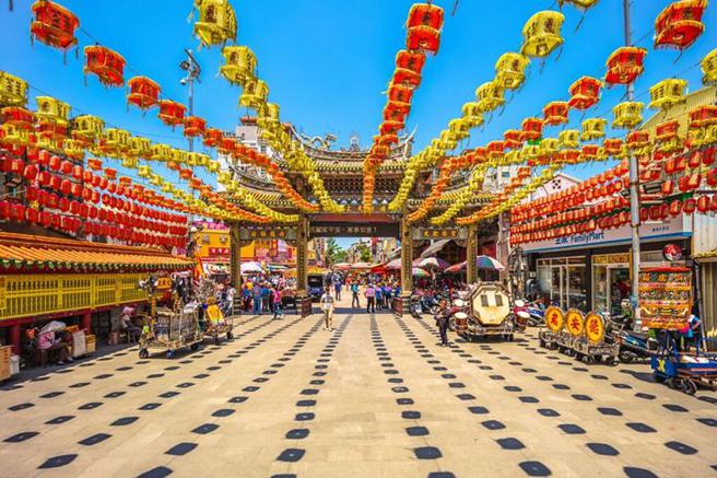 新年期间到彰化鹿港走走，祈福开运。　图：shutterstock／来源 
