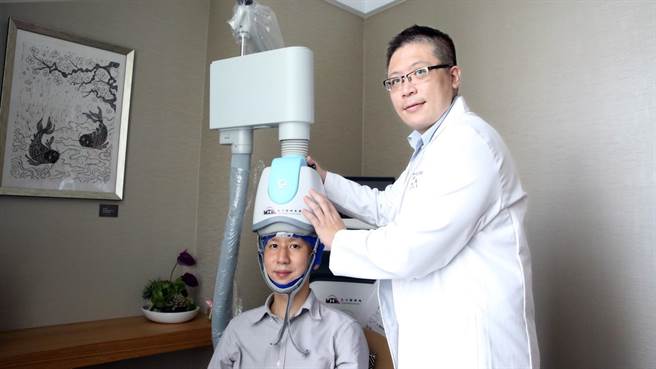 新型Deep TMS治疗 逾6成重郁症患者降低药物依赖性。（友信提供）