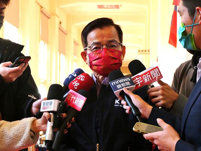 副总统赖清德昨天接任民进党主席，表示民进党服膺1999年台湾前途决议文，台湾已是主权独立国家，没有宣布台独必要。国民党立委赖士葆今分析，赖所谓的务实台独「就是台独」，赖比前主席蔡英文再往前走一步，比蔡更冒进、危险。（周志豪摄）