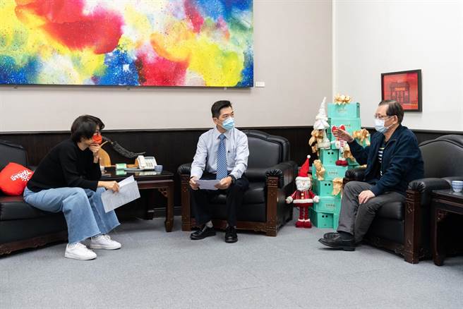 台东县长饶庆铃(左一)今天表示，台东县防疫补助款额短少124.5万元。（台东县政府提供／蔡旻妤台东传真）