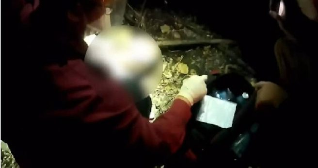 北投老翁走失离奇倒卧万华草丛堆！2天未进食紧急送医捡回一命。(翻摄画面)