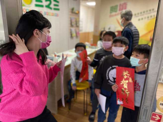 民进党立委高嘉瑜（左）。（图／取自高嘉瑜脸书）