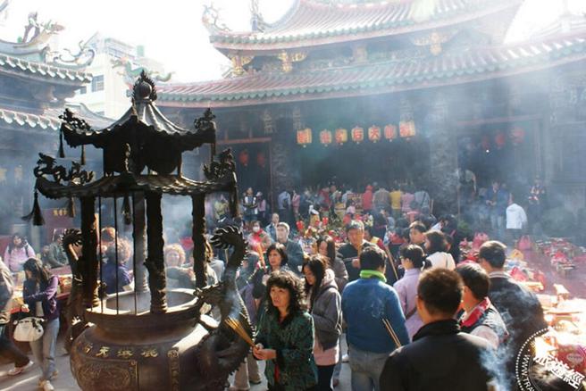 鹿港天后宮香客眾多(圖片：來自彰化縣鹿港鎮公所官網)

