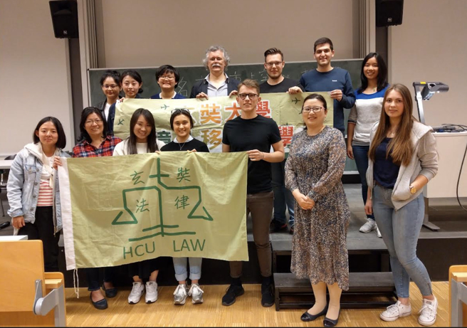 玄奘大学法律学系师生赴德国奥斯纳布吕克大学移地教学。(提供/玄奘大学)