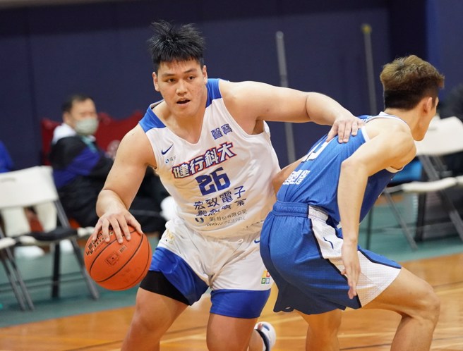 史鲁齐(左)今天攻下生涯新高37分。(大专体总提供)