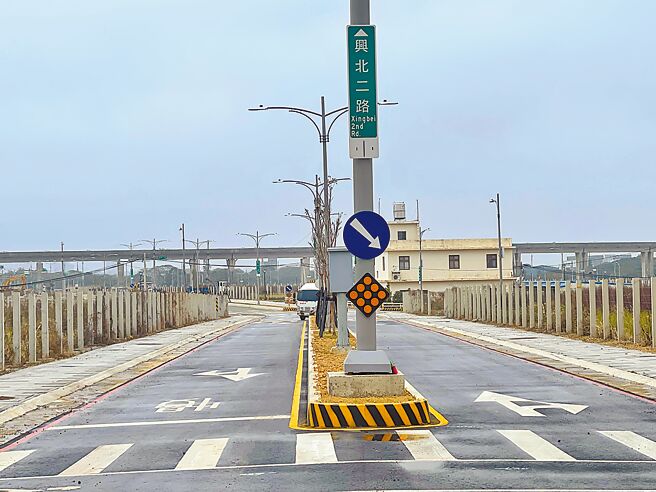 桃園市中壢區新闢道路興北二路18日通車，可望紓解中壢市區往返青埔之間交通壅塞問題。（桃園市新工處提供／呂筱蟬桃園傳真）
