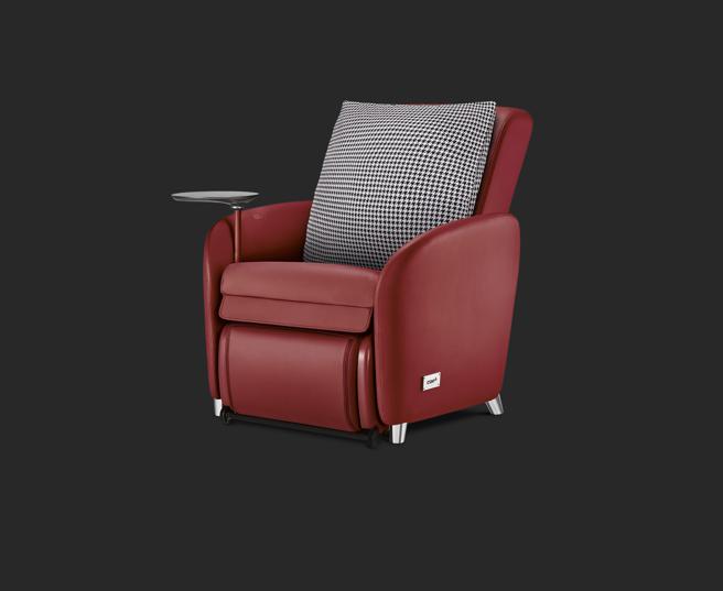 Global Mall新北中和店初一至初三推出跨界主題福袋，每袋999元，加碼抽OSIM沙發小天后。（Global Mall提供）