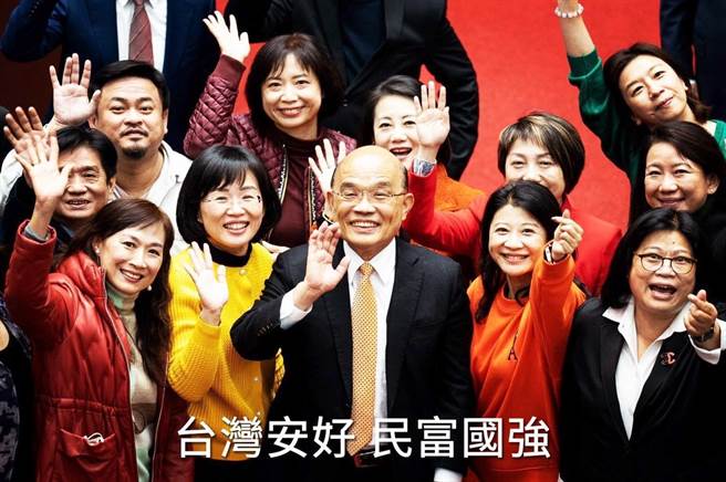 民进党立委、苏贞昌女儿苏巧慧稍早在脸书表示，早上7时25分苏贞昌就已经出门上班，大讚苏贞昌坚守岗位直到最后一刻。（摘自苏巧慧粉丝专页）