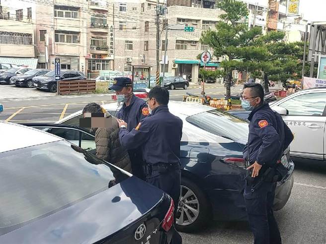 警方于东势区丰势路拦查到郭男及所骑乘的赃车，依窃盗现行犯移送侦办。(警方提供)