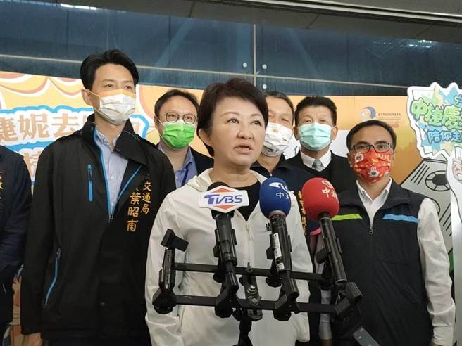 台中市长卢秀燕20日表示，她认为苏贞昌过去4年尽心尽力，「没有功劳、也有苦劳」，应该向苏贞昌道谢祝福。（潘虹恩摄）