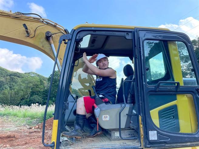 新北市农业局搭《灌篮高手》电影版热潮，拍摄创意影片宣导春节山坡地查报取缔不打烊，切勿以身试法。（新北市农业局提供）