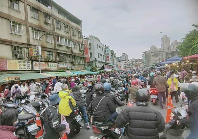 专家指出，劳保年金改革之所以困难，在于凝聚共识和世代分配的问题。（李柏澔摄）