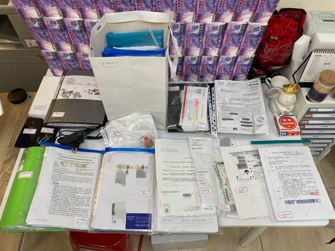 警方破获花东地区的保险经纪人公司业务员，冒用保户的名义诈保。（翻摄照片／林郁平台北传真）