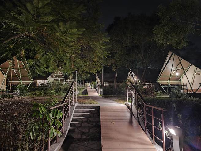 彰化县社头乡清水岩「清水那方」温泉露营区自开幕话题不断，有全台首创豪华SPA露营帐篷。(吴建辉摄)