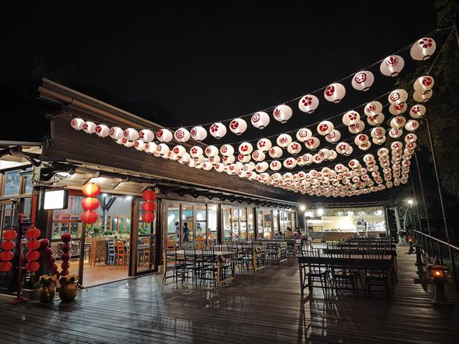 2023年规划全新日式造景，包括纸伞、灯笼、绘马等日本元素，让游客不用出国也能近距离感受异国文化。(吴建辉摄)