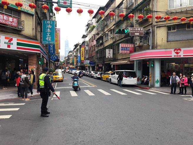 信义分局春节期间将管制福德街251、221巷，禁止车辆进入。（翻摄照片／林郁平台北传真）