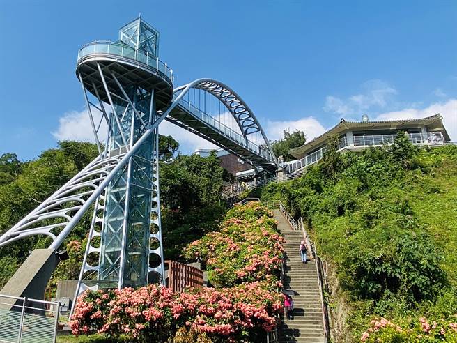 「嘉义县好玩卡」首波上架12项优质旅游产品，今年更与通讯软体LINE官方合作，22日起将好玩卡上架在「LINE旅游」平台。（嘉义县政府提供／吕妍庭嘉义传真）