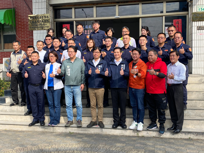 高雄警有大红包！陈其迈慰问第一线同仁，宣布提高加班费。(高雄市警察局提供)