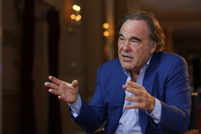 奥立佛史东表示，我们的下一代面临极端气候，必须注意环境，但几十年来以环保运动以反核为基调，那是错误的。(图/美联社)