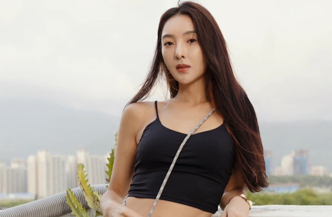 吴速玲与歌手曹格去年11月宣布14年婚姻画下句点。（图／妈咪速玲脸书）