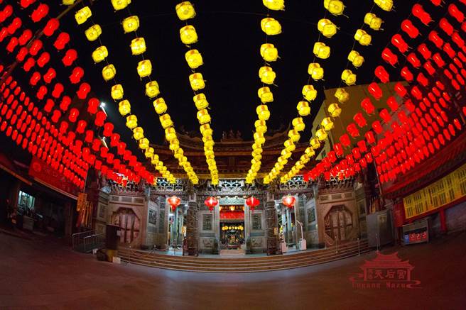 鹿港天后宫灯海辉煌。（鹿港天后宫提供／吴敏菁彰化传真）