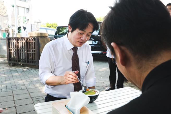 赖清德爱吃红豆粉粿冰这种小吃有偏好。（副总统办公室提供）