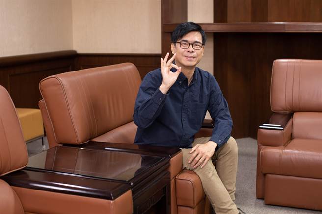 高雄市長陳其邁邀請民眾到高雄遊玩。（高雄新聞局提供／林瑞益高雄傳真）