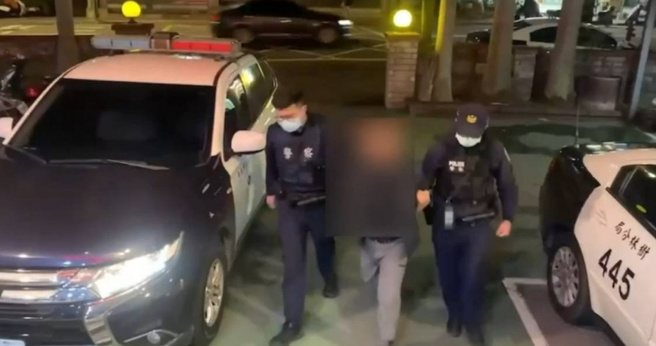 新北市樹林區今日晚間發生喋血案件，59歲高姓男子持刀砍傷鄰居遭送辦。（圖／翻攝畫面）