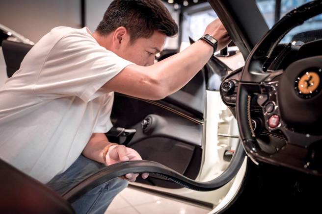 事故发生后儘管车体修復，但碰撞后影响安全结构属于「不可逆」，非行家根本无法看透。（魏正源提供）