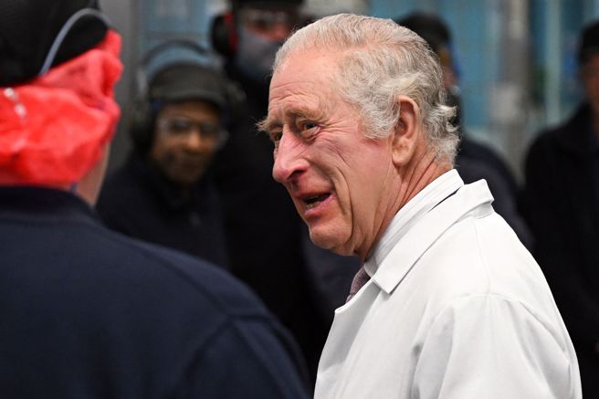  2023年1月20日，英国国王查尔斯参观了麦片制造商家乐氏公司在曼彻斯特纪念成立100周年的总部。 （路透社）