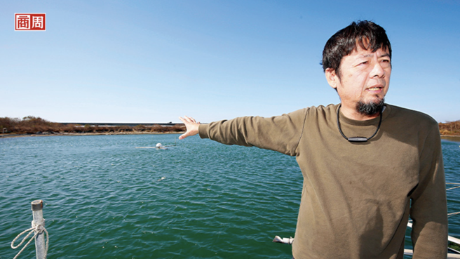 黃國良拿下第33屆10大神農獎、4次水產精品海宴獎，打造增氧造流機，比用傳統水車省下逾9成用電量。(攝影・駱裕隆)