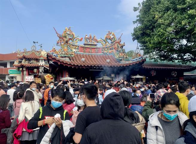 竹山紫南宫以求发财闻名，香火鼎盛。（廖志晃摄）