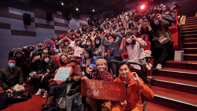 鍾欣凌、王少偉、炎亞綸出席映後見面會。（威視提供）