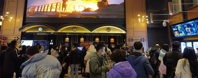 中國大陸大年初一總票房突破16億人民幣，春節檔已有5部電影破億。（觀察者網）