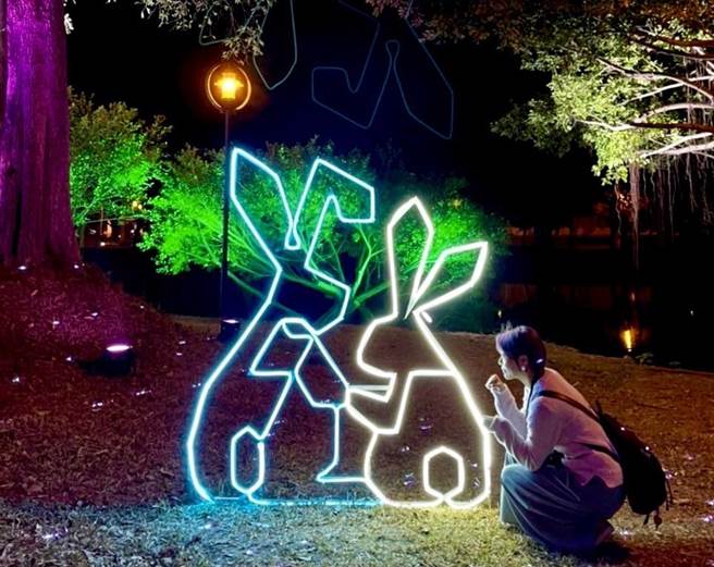 高雄蓮潭燈會作品亮相，初二回娘家左營兒女搶先看。(高市府提供)