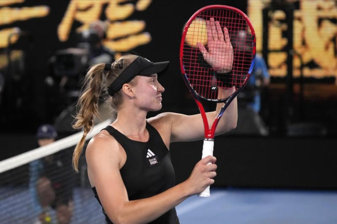 芮芭奇娜晋级澳洲网球公开赛女单4强。（美联社）