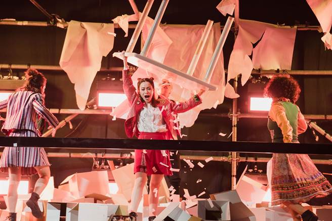 徐怀钰年前几乎天天都无休息紧锣密鼓的苦练。（宽宏艺术提供）