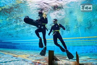 水中環境千變萬化！水下作業大隊精實訓練 怒海潛將展專業戰力