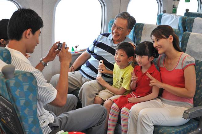 許多家庭會趁著過年連假外出旅遊走春。（示意圖／資料照）