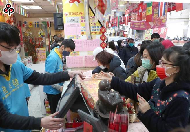 庄人祥证实周四公布室内脱口罩的具体措施。（示意图／资料照，郑任南摄）